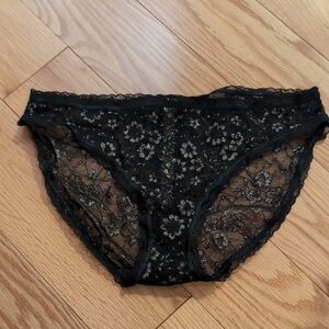 Victoria's Secret - Black & Gold Lace Floral Bikini Panty - M